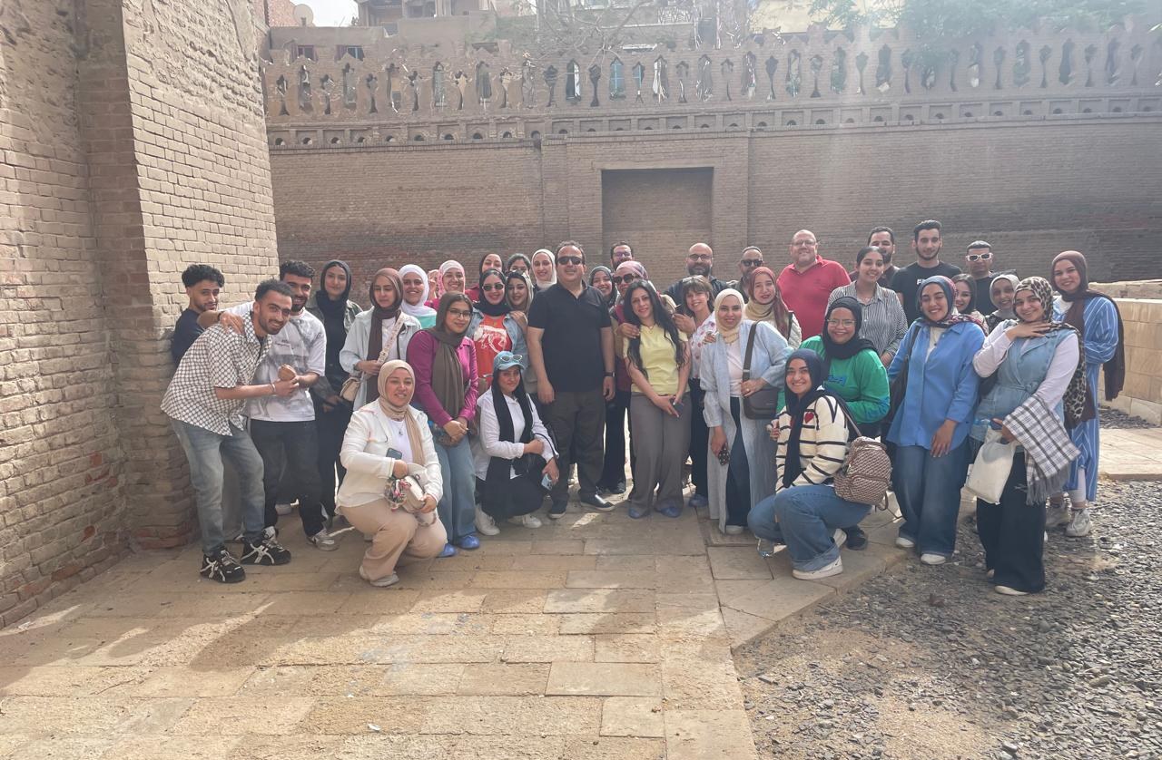التدريب الميداني والمحاضرات العملية لقسم الارشاد السياحي
